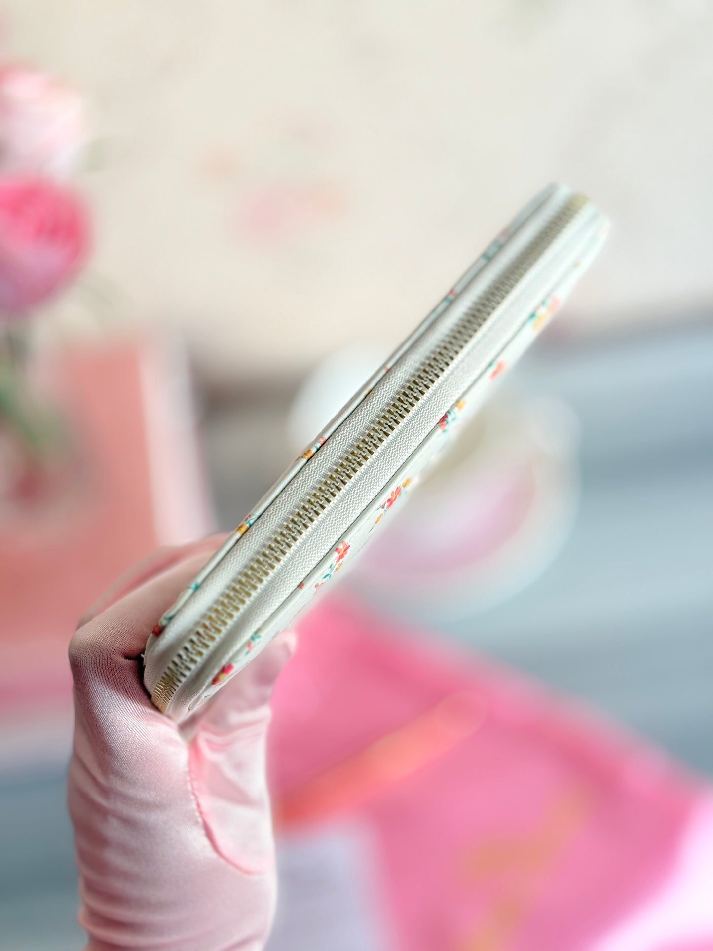 TGC BloomZip Wallet (White)