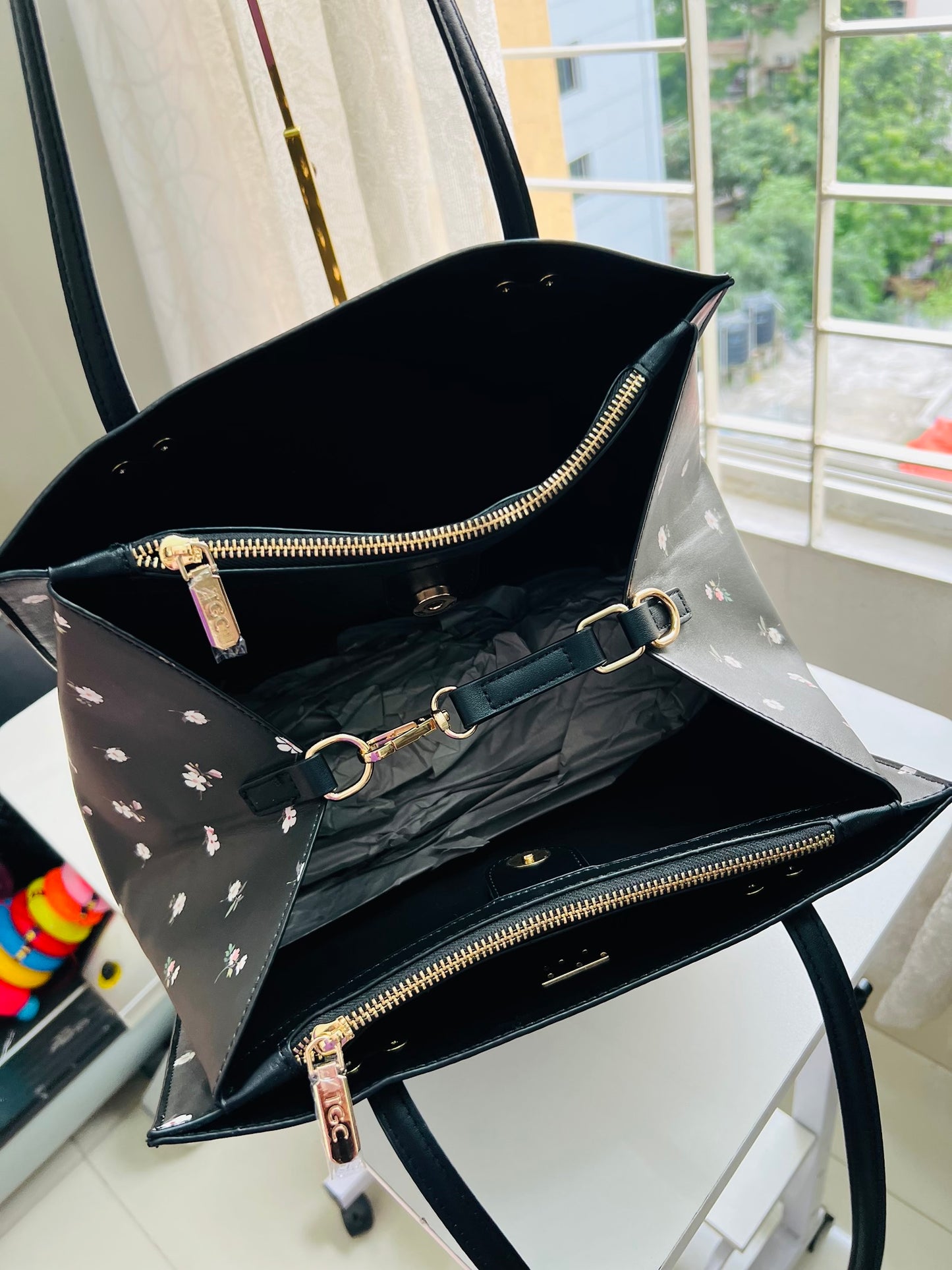 TGC Signora (Black Floral)